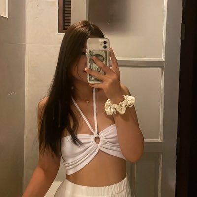 Thawaree12's profile picture. 