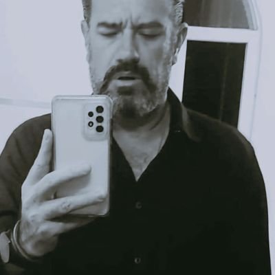 LuisFZamoranoCh's profile picture. Veo gigantes en molinos, enredo cuando de desenredar se trata y hablo de caballerías a venteros. 

Libros, Tambores, Tenis, Derecho. 

🧬Fan de Peter Gabriel