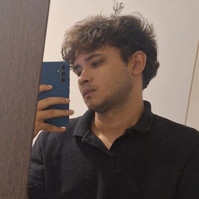 lopszxxx's profile picture. 