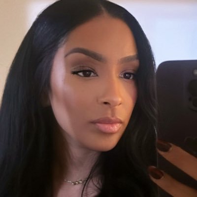 yvettedeja's profile picture. https://t.co/QLl9X1Wc59