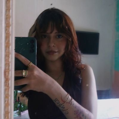 tsunamipazliny's profile picture. metade feiticeira, metade anjo