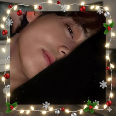indynn's profile picture. ∾ Jamais revele ao mundo a frequência que você sangra ∾ Aquela autora louca que escreve histórias ainda mais loucas ⤸ 🫀@sininhoevie 🔔