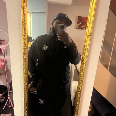 _iPooler's profile picture. LONGLIVEMAXX♿️💙