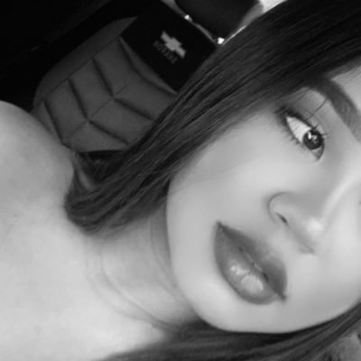 Sharonblancod's profile picture. aquí solo hay muchos tweets sin sentido 🧚‍♀️💕