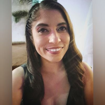 Katy_Hmeyer93's profile picture. Filóloga y Comunicadora🎥🎬📒✏
Aprendiz de la vida 😌
Amante de la Luna🌝🌛  
#PLOMO19❤🖤✌