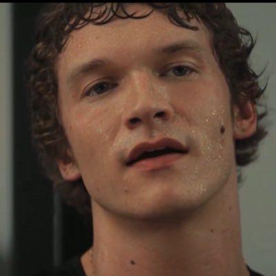 chaoticliches's profile picture. ✨