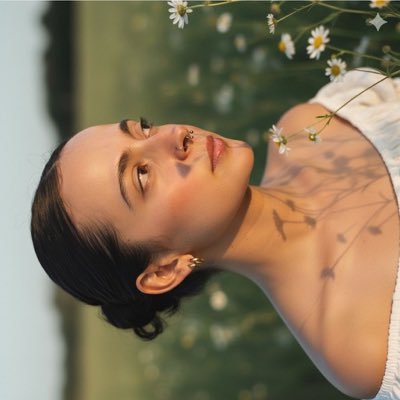 lacd__'s profile picture. 28☁️💫♀️🐇🪴✨