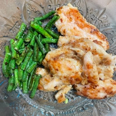 glimpseofchan's profile picture. 