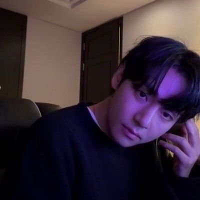 taeyhurg's profile picture. Kim Taehyung (1995) — low talks, loud thoughts. Eyes like dusk, vibe like vinyl.