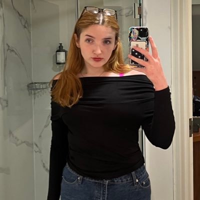 heIenmeIon's profile picture. did u by any chance take my tv remote because i’m going crazy trying to find it