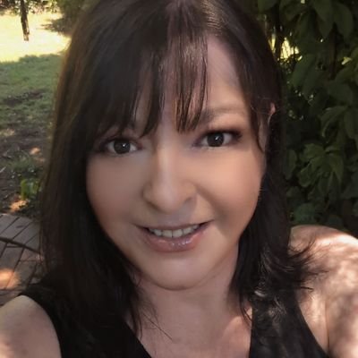 OZZY_GiRL_'s profile picture. Home cook 🥘 Handmaiden 💕  Photographer 📸 Staffy mum 🐕 music lover 🎶 🌻 Australia 🇦🇺