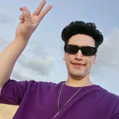 Salaarwq's profile picture. Commissioned as  GDP ✈️
          cruel bird flying in the wind