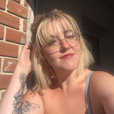 joeyx3_'s profile picture. joey 💛 27 | aquarius ☼ scorpio ☽ aquarius ↑ | she/her