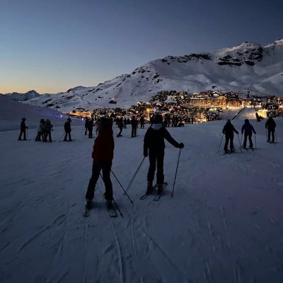 Sxnzooo's profile picture. 21 / R6 Player for @SissiStatePunks / 19k and Partner on @Twitch and with @PoggersShop | @KIaynnSaint duo / Won everything in the game