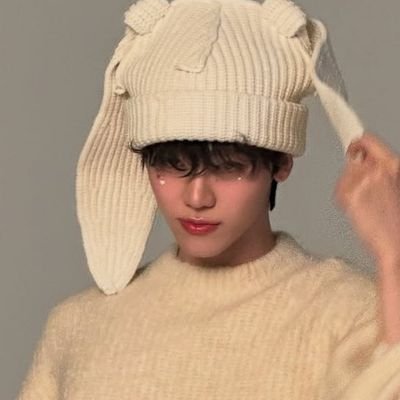 Jaeimin's profile picture. Living purr-fully as I am.