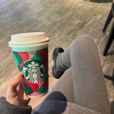 pqdwljhgf's profile picture. 旅と考える時間を愛し、台湾・法国・米で景色を集め、日本語を学び、投資で未来をつくる