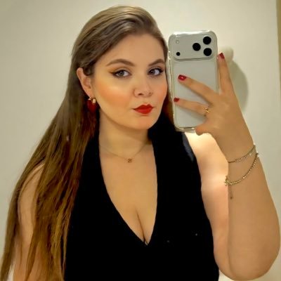 mahsamoonmahsa's profile picture. Trying to survive !