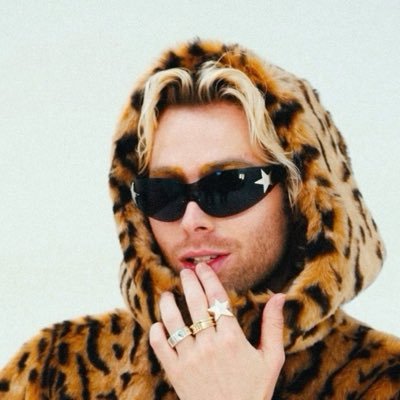 l0velysauce's profile picture. 5SOS & parx 🧷