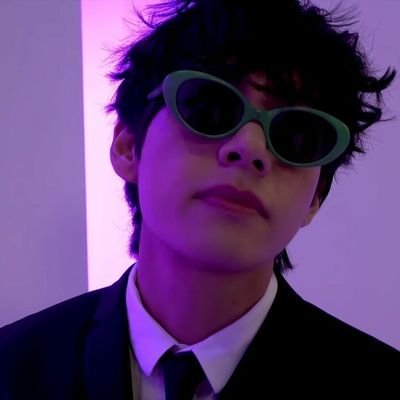 supertaekim's profile picture. ੭  🐋  ゜the most lonely creature in the world, 𝘺𝘦𝘢𝘩 𝘪𝘮 𝘢 𝘸𝘩𝘢𝘭𝘦, do you wanna know my story?  𖧧