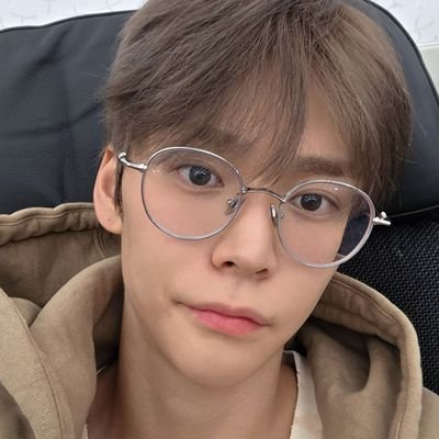 eunseokaholicc's profile picture. bio means life, no eunseok no life.