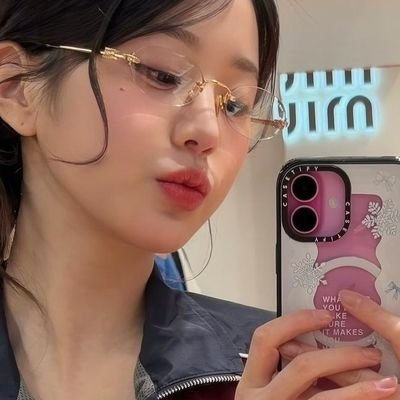 cicumberre's profile picture. mancing di fish it 18/7. kalau 24/7 nanti meledak 💭🧚🏻‍♀️