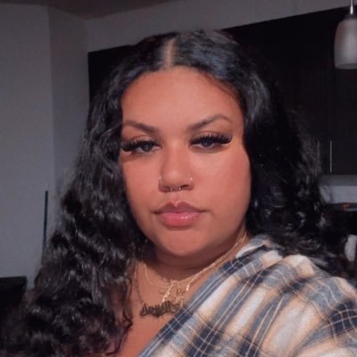 aliixjullisa_'s profile picture. cuídate bien y pórtate mal🥀