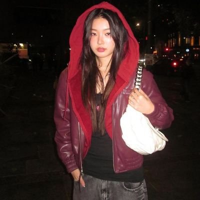 victorianewyen's profile picture. When you feel low, just take my hand and jump @miaozinis