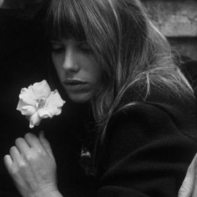 E6unr's profile picture. Nothing just this is my world