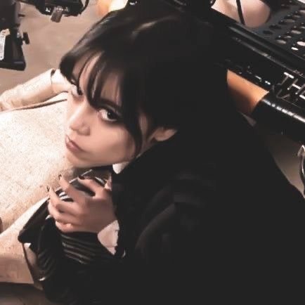 gr4celvs's profile picture. 🦇 she/they ⭑ i tweet about what i like