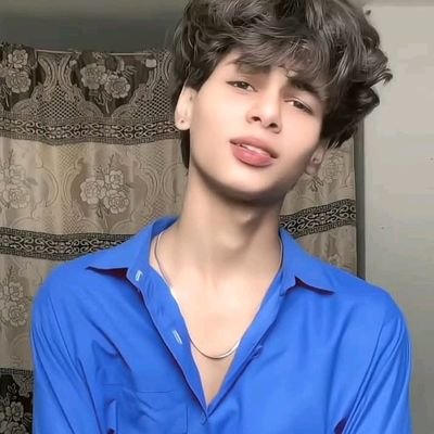 Henry2501853930's profile picture. 