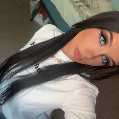 lifelineswrld's profile picture. 999 🕊️ apex and val consume me. Christ is king 👑 ✝️