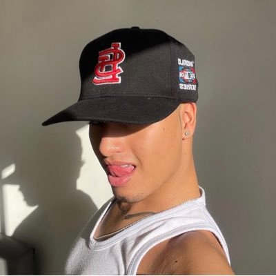 EAA017's profile picture. @eaba017 / more contect dm