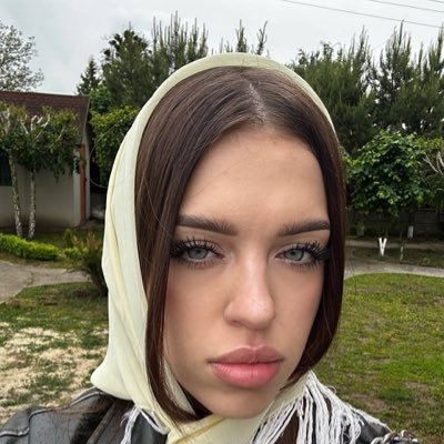 alice_25044's profile picture. Timeline is sweet, but DMs are spicy 🌶