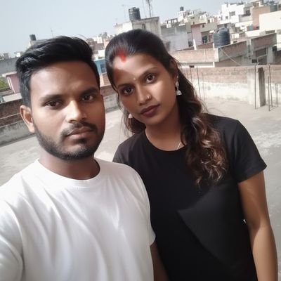 sumit454560's profile picture. गरीब परिवार मे जन्म लेना कोई गलत नही है लेकिन परिवार को गरीब छोड़ देना ये बड़ी गलती है !