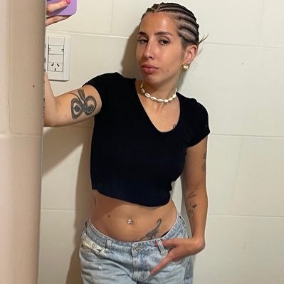 manfredigiuli1's profile picture. Y vivo consumida por mis objetivos, creyendo que no soy merecedora de amor hasta no ser la persona que deseo ser