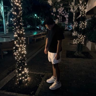 DLoadingq_'s profile picture. Content Creator and Competitive Warzone Player