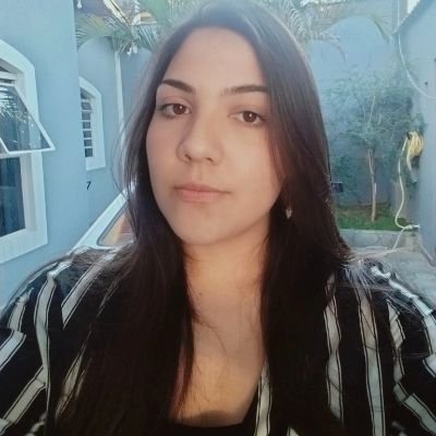 leticiaestudos's profile picture. ⚖️ Graduada & Concurseira. 99's kid. Advogada pouco praticante. Mestre em recomeços.