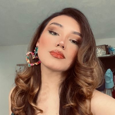ximeniucx__'s profile picture. Inteligente como un tesla ✨