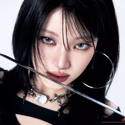 prodbyesther's profile picture. Producer!AU of #시윤. In the shadows she sculpts her sound, cold beats, quiet wrath, a producer weaving darkness into every pulse she releases.