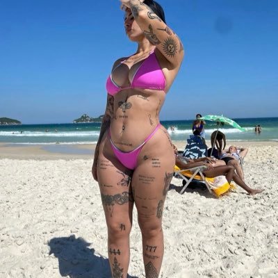 jjjjhenifers's profile picture. Digitei deus com d minúsculo e agora tô aqui nesse site @FluminenseFC ♡ amo rbd