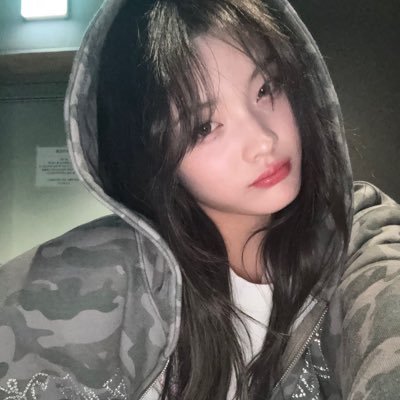 4huhyunjin's profile picture. itzy, Lesserafim, katseye, illit