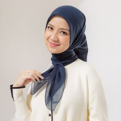 gurluww's profile picture. happiness✨

*fan acc*