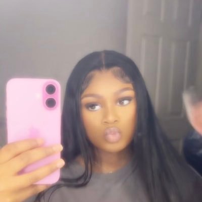 makhhya's profile picture. 