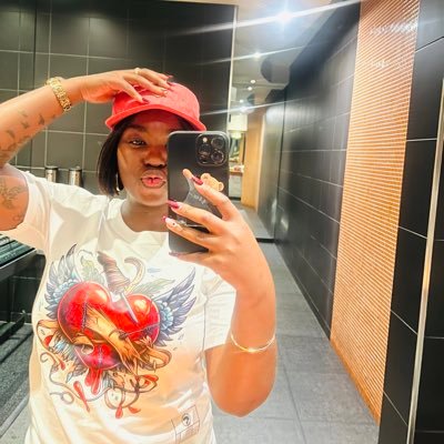 Sizzle_Diva's profile picture. I’m just here for laughs,Positives vibes and Football | A @ManCity Champions hun🩵 | I rekindled with @KaizerChiefs💛 | Promoter