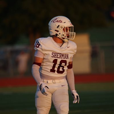 IsomJadarius_'s profile picture. 5’10 | 200IBS | CO 26 Nickel/Outside Backer | @SHBearcatFB |HC @JoshAleman33 | DC @NoblePolk | 8 Collegiate Opportunities. |