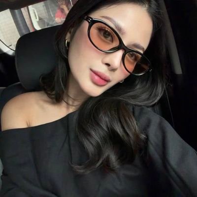 azeotropez's profile picture. with all the voices i could hear, i was just lisetning to yours