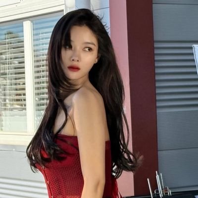 ChaniaRegita2's profile picture. nge post dan repost bias yang gue suka 😊🫶🏻