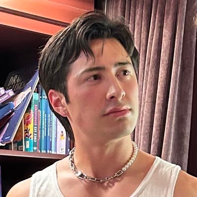 shamehollander's profile picture. shane hollander nose enthusiast | minors dni