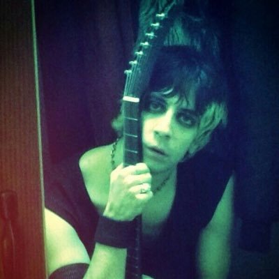 frankiebulimia's profile picture. edtwt 💥 suicidal bastard that likes throwing up alot