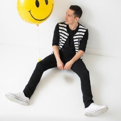 rearvuez's profile picture. RearVuez (Danny Hernandez) 🎶 Independent artist blending cinematic soundscapes with introspective storytelling. 📀